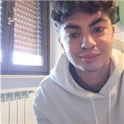 Sono un ragazzo di Roma che ha appena conseguito il diploma scientifico, disposto ad aiutare bambini di elementari e medie